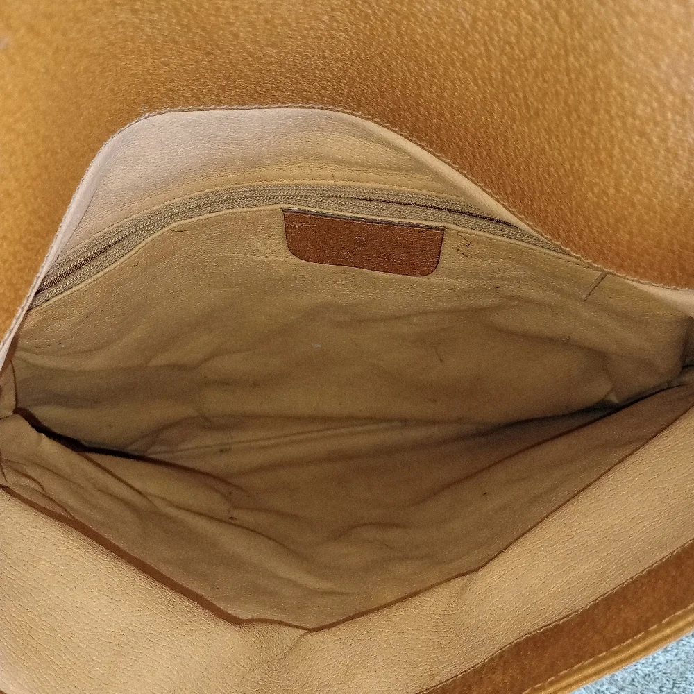 GUCCI PVC GG Supreme Clutch - Cream w/ Tan Leather - Picture 7 of 16